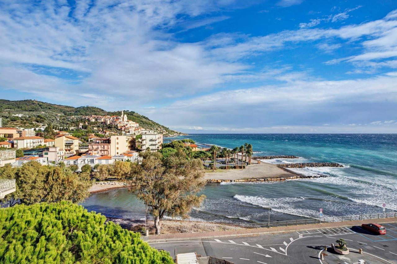 Casa Laura Elena Apartment San Bartolomeo Al Mare Bagian luar foto