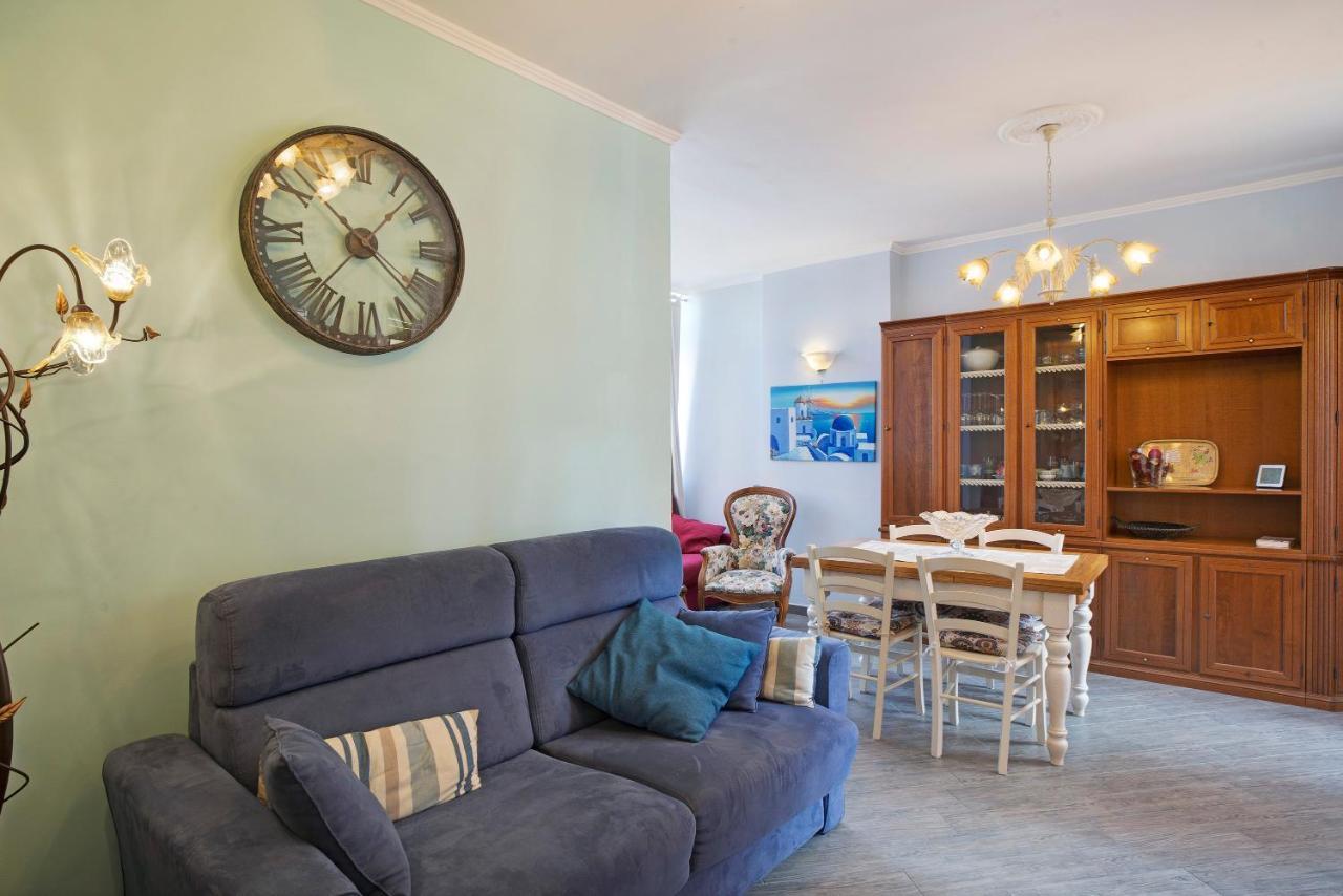 Casa Laura Elena Apartment San Bartolomeo Al Mare Bagian luar foto