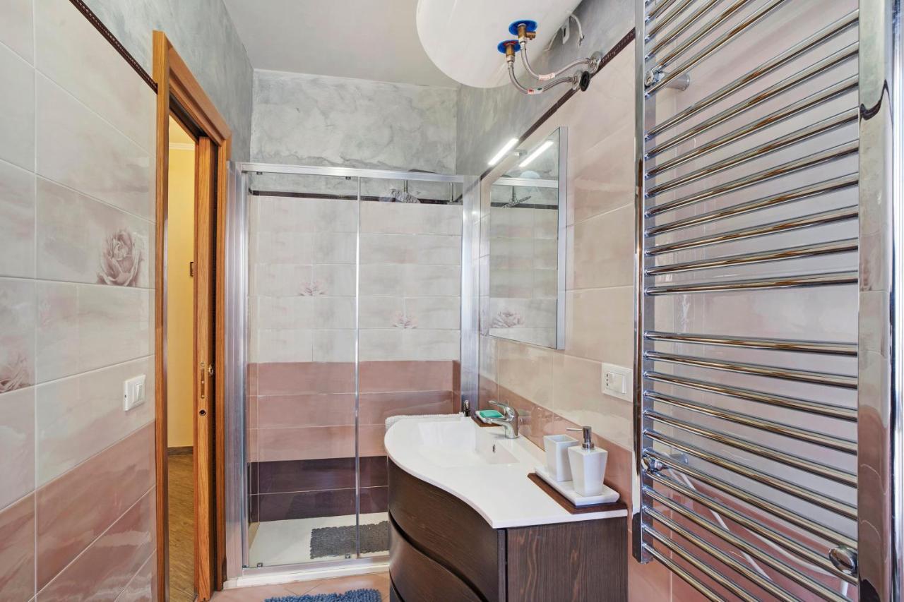 Casa Laura Elena Apartment San Bartolomeo Al Mare Bagian luar foto