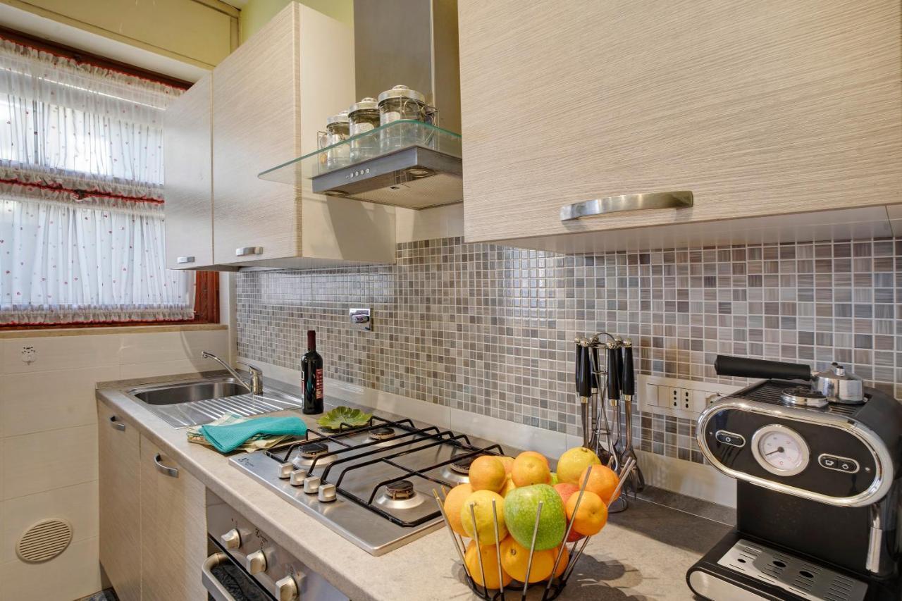 Casa Laura Elena Apartment San Bartolomeo Al Mare Bagian luar foto